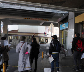 阪急水無瀬駅高架下にも巣はあります